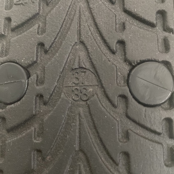 Matt and Nat Alberta Vegan Black Flip Flops - Picture 9 of 10